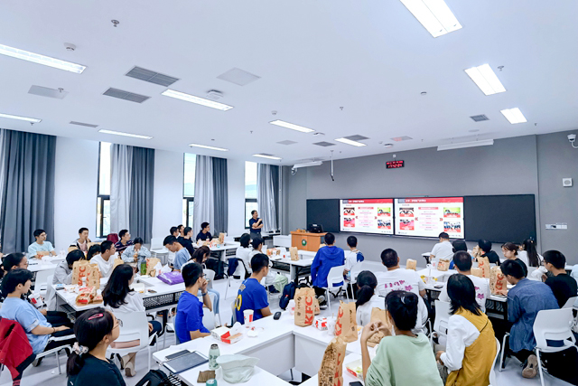 北理工举行2021级北京市西城区新生座谈暨中秋联欢会