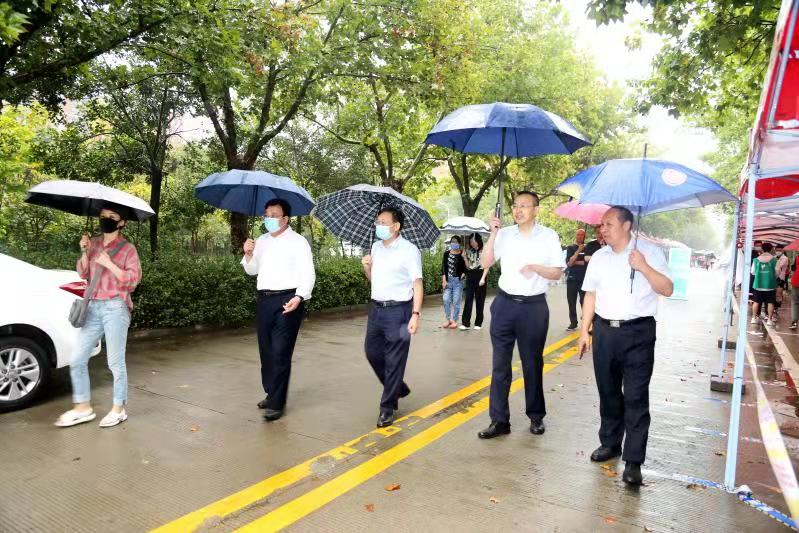 我校有序完成本科生返校和全员核酸检测工作