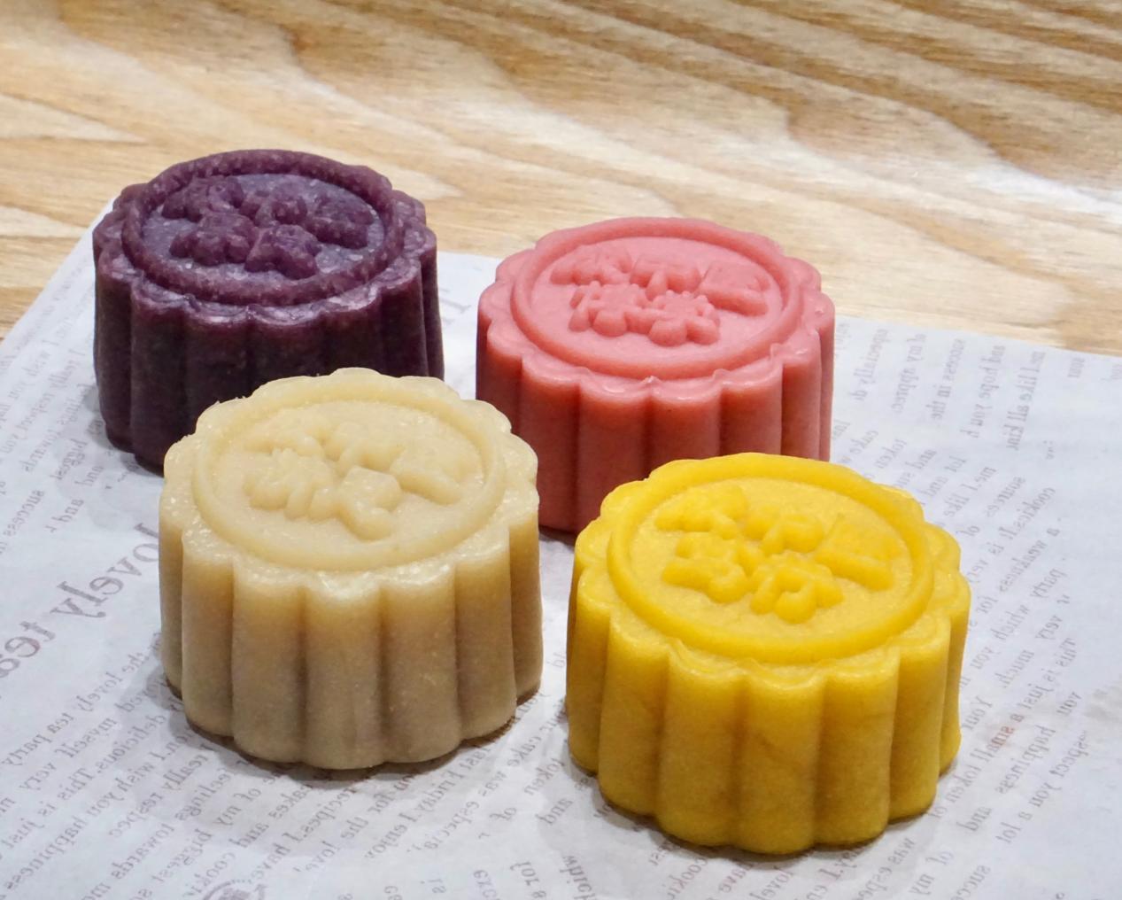 高颜值 学校推出五色五味特色月饼