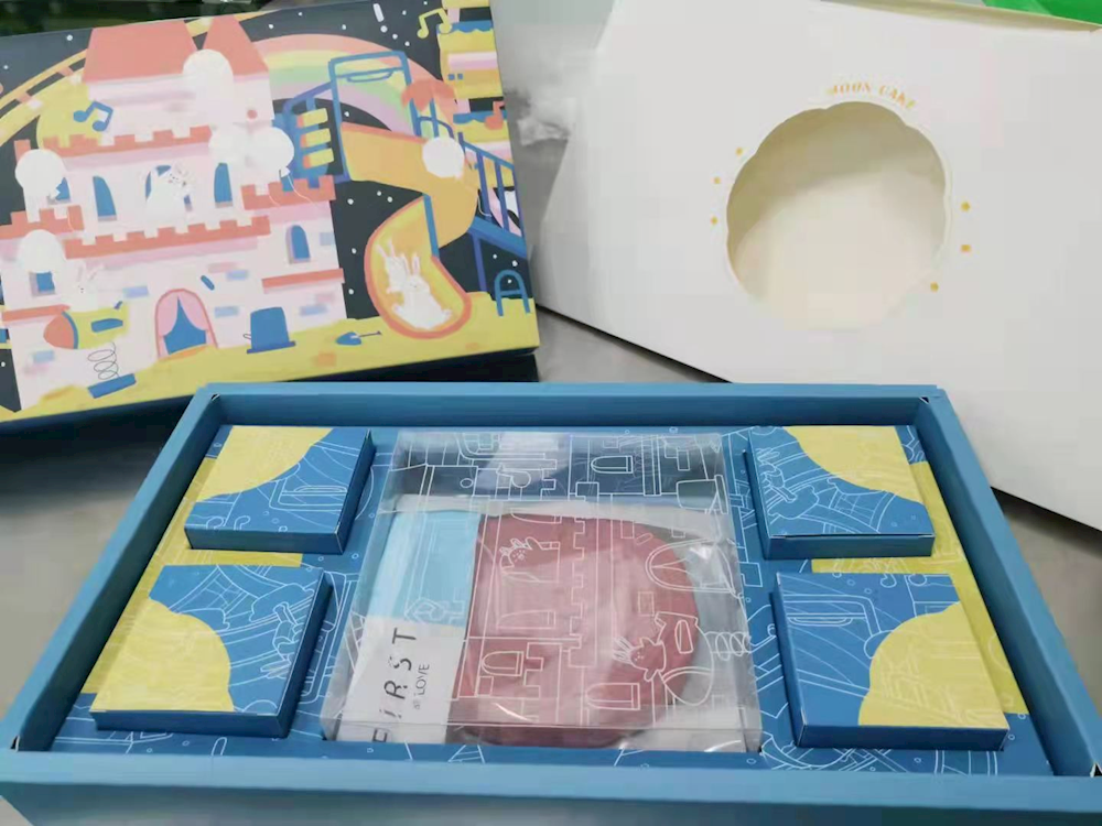 高颜值 学校推出五色五味特色月饼