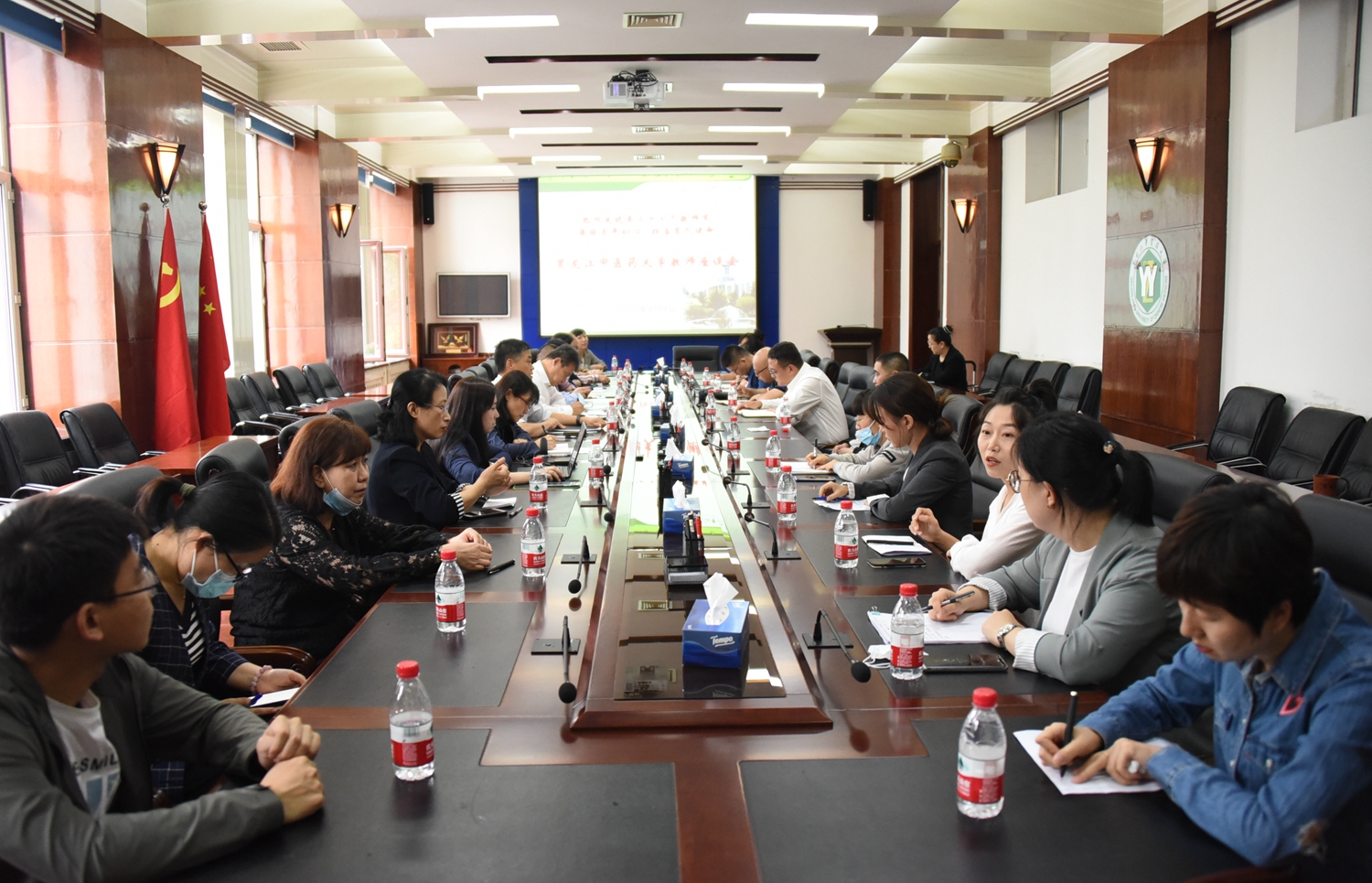 学校召开庆祝教师节教师座谈会