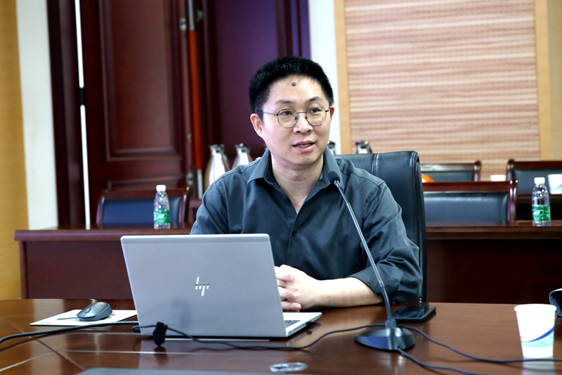 湖南大学彭绍亮教授应邀来我校作学术报告