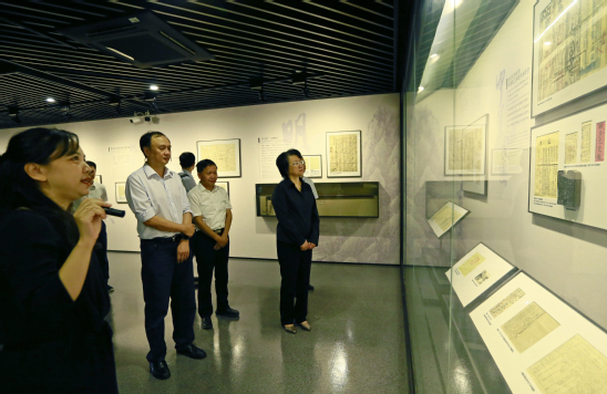 教育部党组成员、副部长翁铁慧一行调研上海财经大学