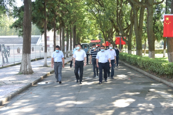 江北新区管委会领导来浦口校区检查指导新学期开学工作