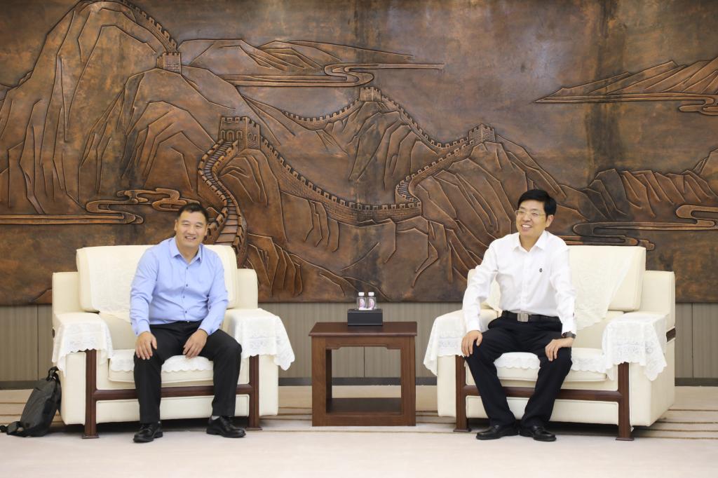 赵丁选校长会见我校共建孔子学院归国教师