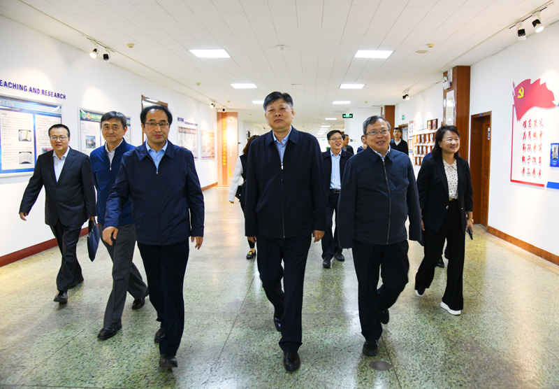 《红旗文稿》杂志社社长顾保国调研马克思主义学院建设工作