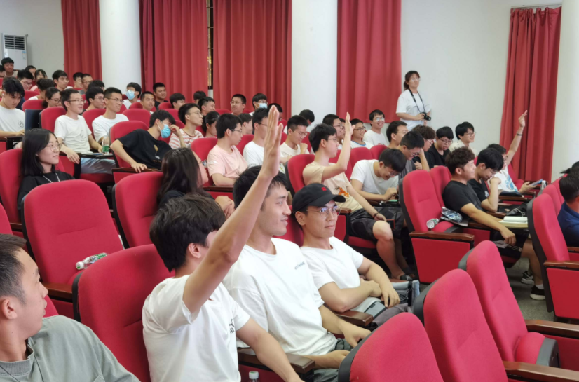 智能基座：深化新工科人才培养，推进数字化产业升级