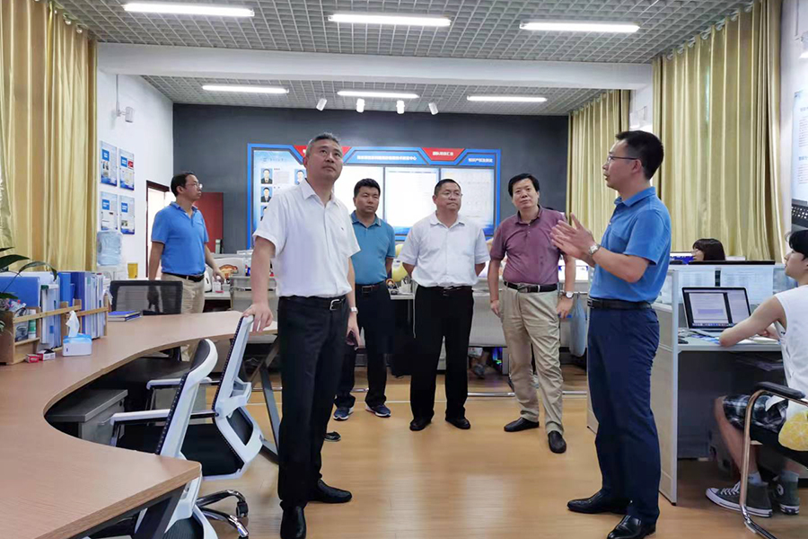 省科协党组成员、副主席余军到我校调研