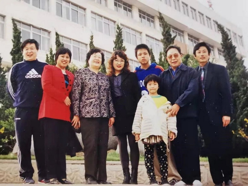 东北财经大学会计学院教师家庭荣获首批辽宁省教育世家荣誉称号