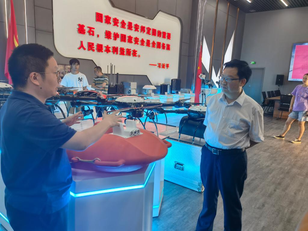 学校党委书记康骞深入企业考察调研校企合作