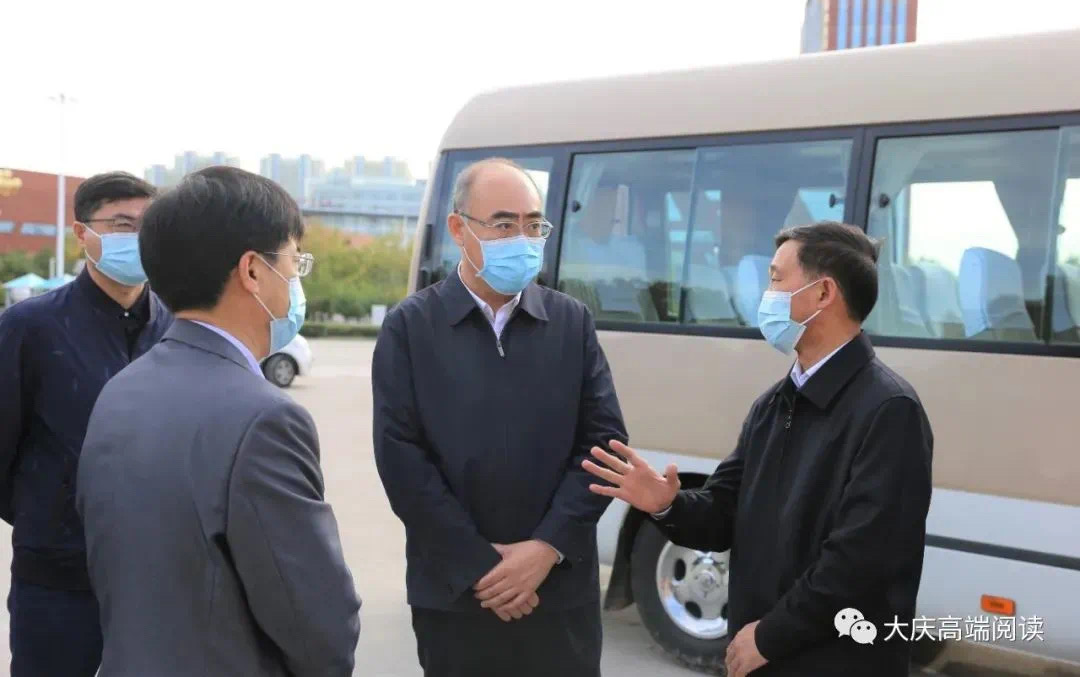 大庆市委副书记、市长李岩松来校检查疫情防控工作