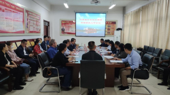 省科技厅专家组来校验收省杰出外籍科学家工作室和省高等学校学科创新引智基地