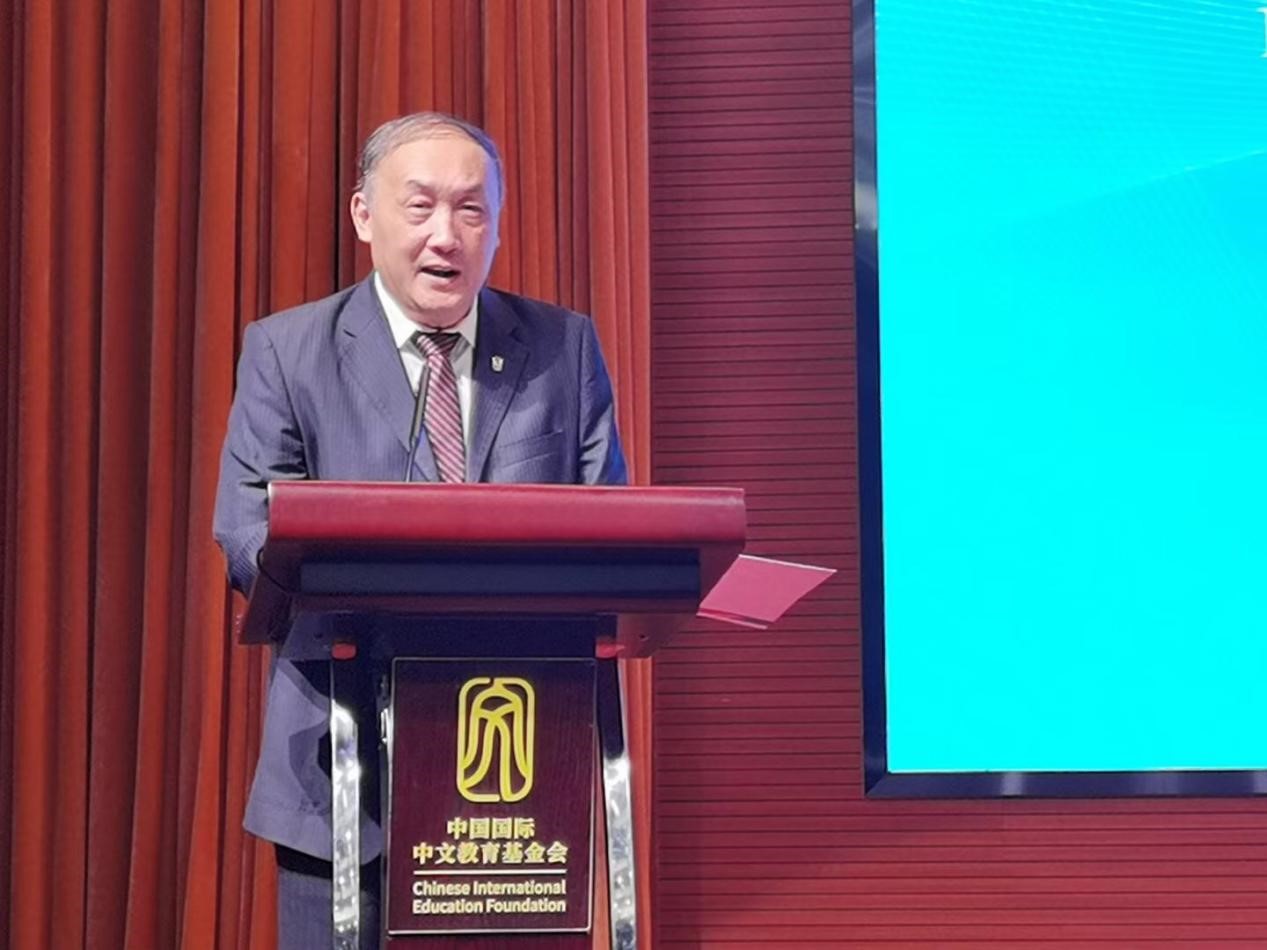校长钟英华出席2021年“孔子学院日”并参加孔子学院全球门户网站启动仪式