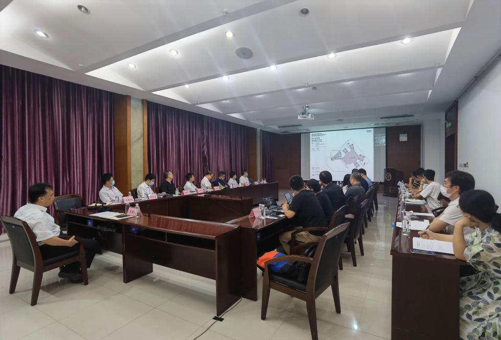 学校组织召开新区建设工作领导小组第七次会议