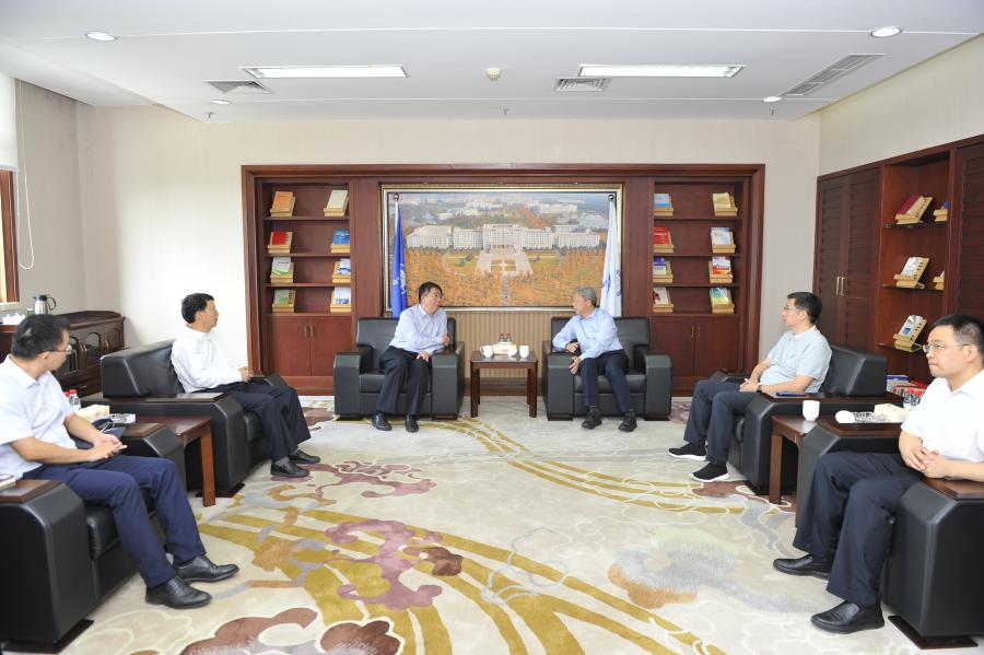 广西科技大学校长李思敏校友一行来校访问