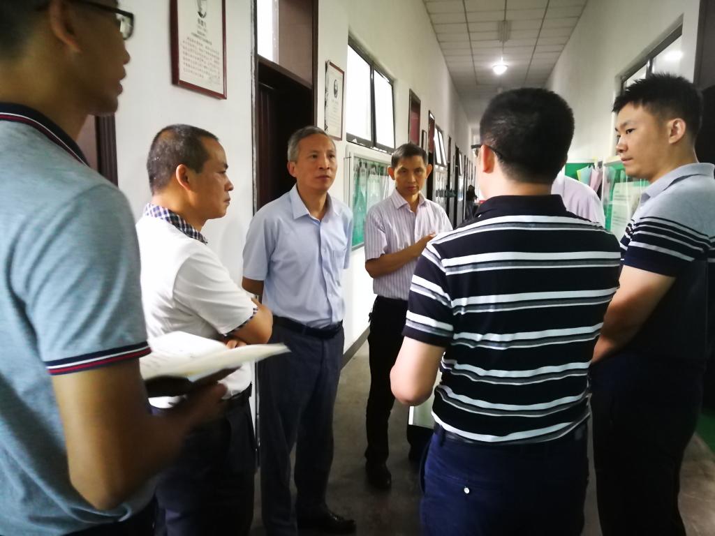 曾宪军副校长带队开展国庆节前安全稳定大检查