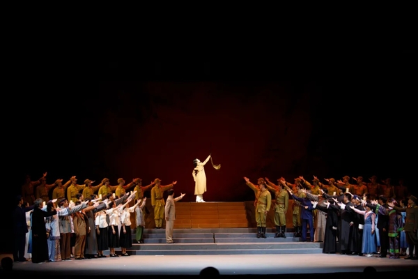 百年老师范，代代铸师魂：《霜天红烛》感动安庆