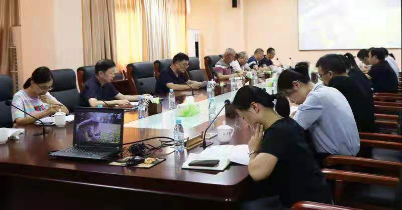 校党委书记王耀华带队到部分二级学院开展专题调研