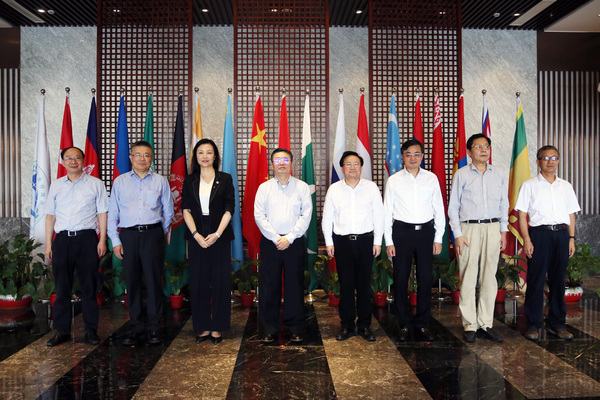 市人大常委会主任蒋卓庆来我校调研