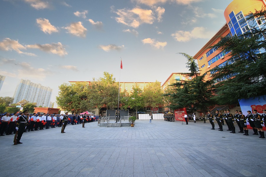 山东政法学院举行“青春献礼建党百年”国庆升旗仪式