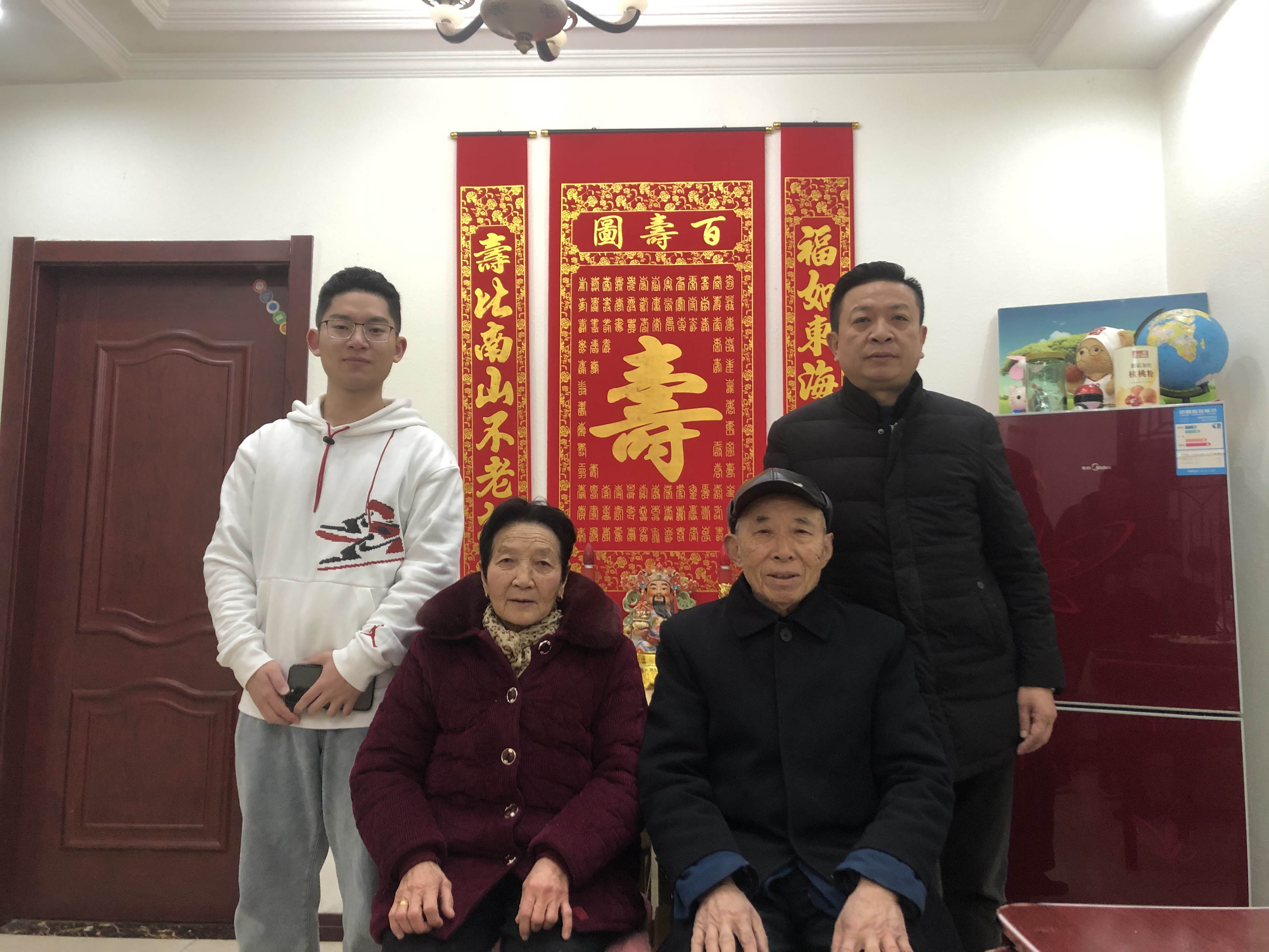 【学习强国】家国故事·我和我的父辈③：三代医生世家 四位热忱党员