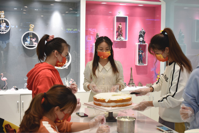 食品学院开展 “喜迎国庆心连心，民族团结一家亲”主题活动
