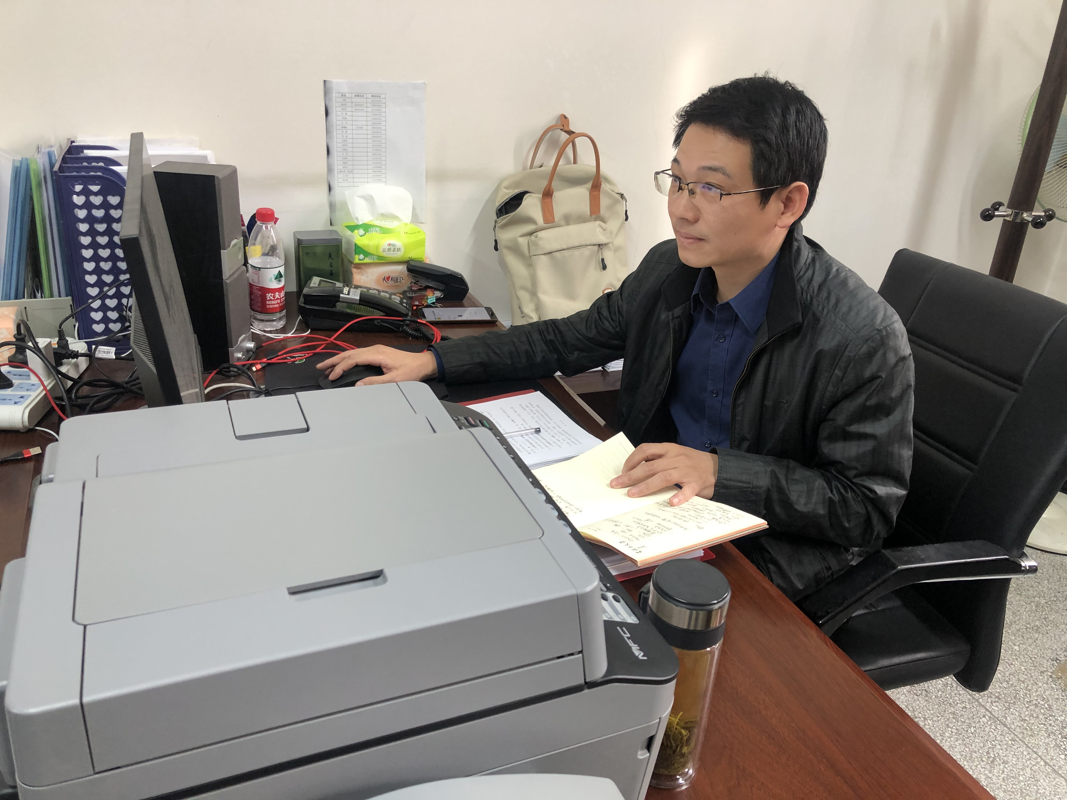 【赓续百年初心，担当育人使命】郭学军：陪学生一起“追光”