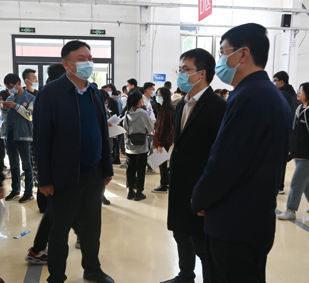 中国兵器工业集团来校举办专场招聘会