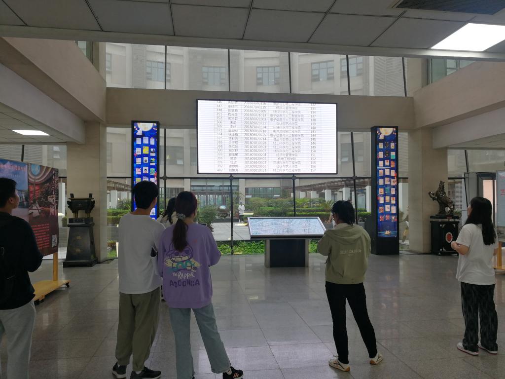 【办实事】图书馆服务升级 助力考研学子