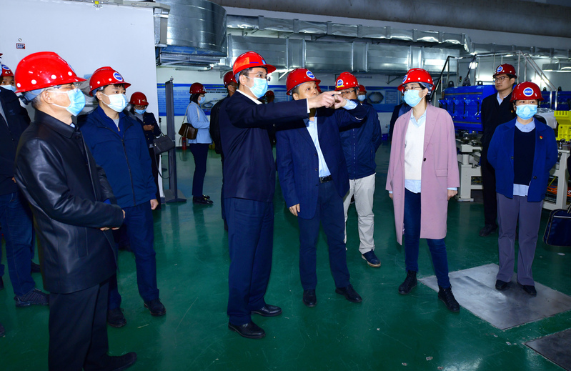 校党委书记熊四皓一行到大科学工程建设现场调研