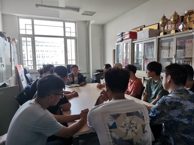 “多维发力”促进学风建设，引导大一新生适应角色转变