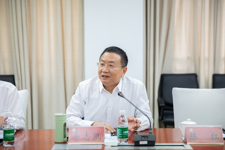 我校承办的“机械行业高等院校继续教育联盟继续教育工作座谈会”在镇江举行