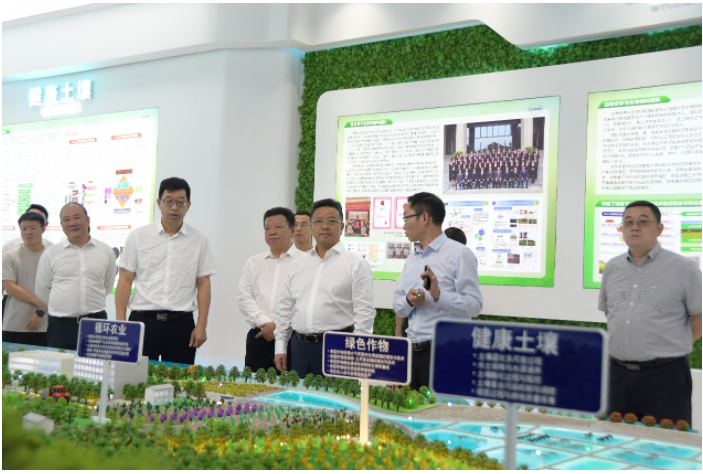 北碚区委书记王俊调研西南大学科学中心