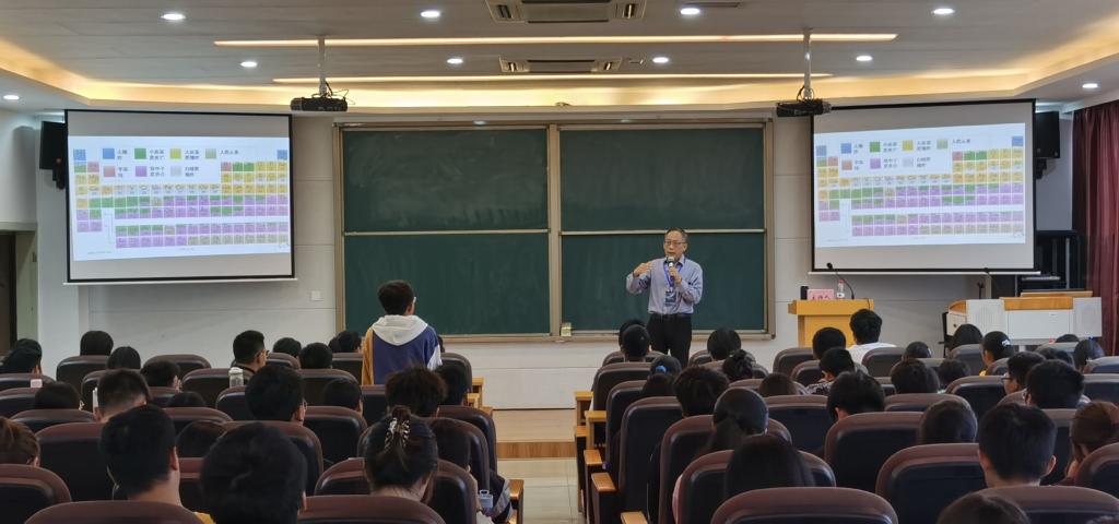 中科院院士韩占文来校为师生作报告