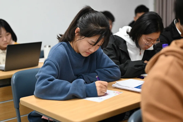 计算机学院举办重阳节“感谢有您伴我成长”之《一封家书》感恩主题教育活动