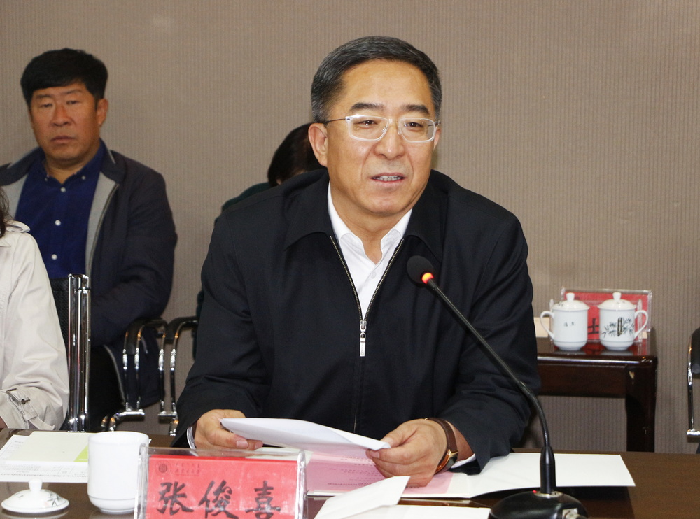 我校迎接国家通用语言文字规范化达标校评估工作组验收