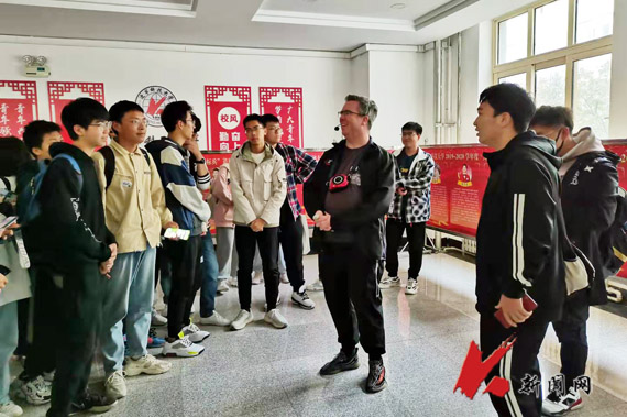 老生依在，新生加入，辽科大“英语角”更现生机