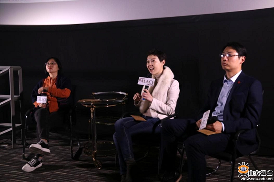 新闻学院开展“青年评热点·《长津湖》观影交流”活动