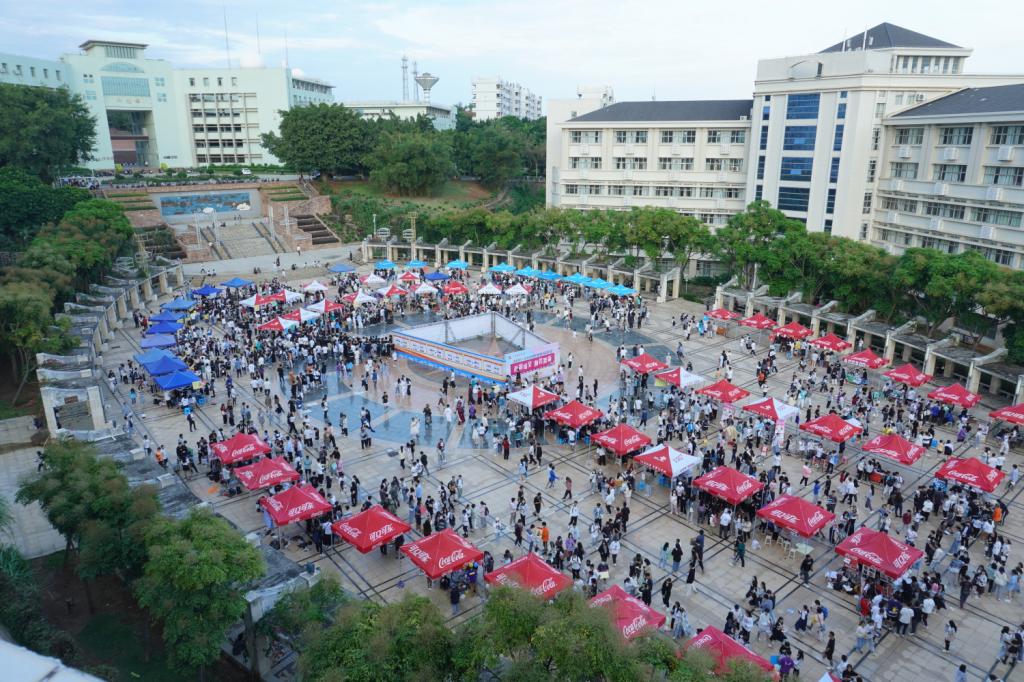 校团委举办2021年社团招新活动