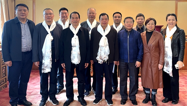 四位银龄教授援教西藏民族大学