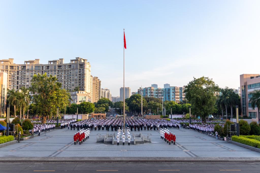 党史赋能引航新生走好大学第一步