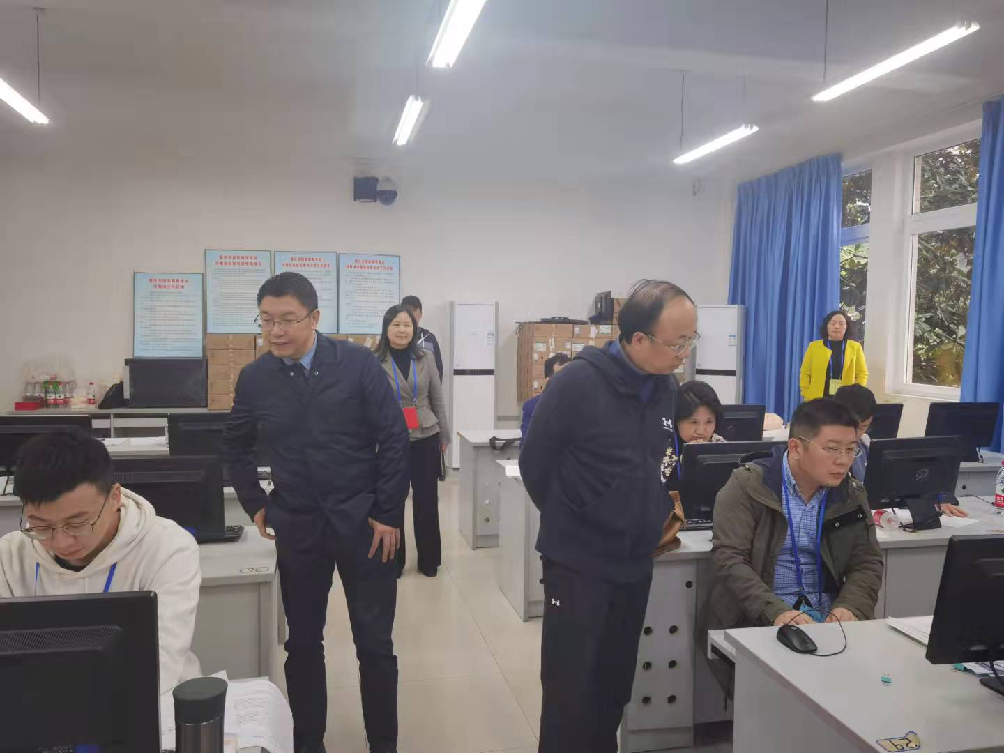 重庆市教育考试院领导到我校现场检查自考统考阅卷并调研指导自考工作