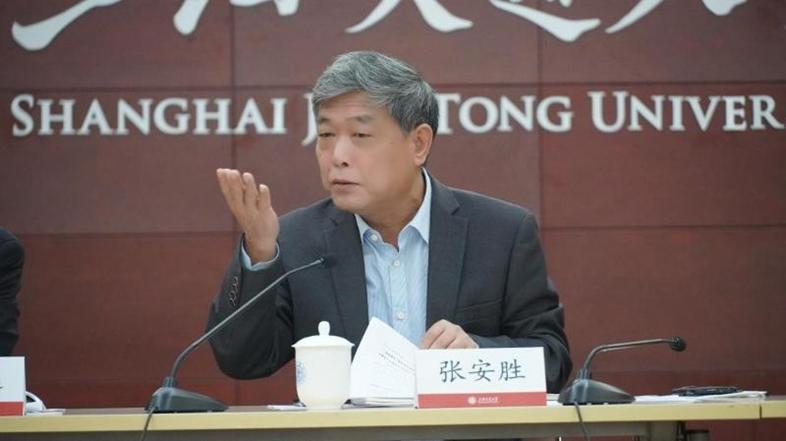 上海交通大学召开女教师科技建功座谈会