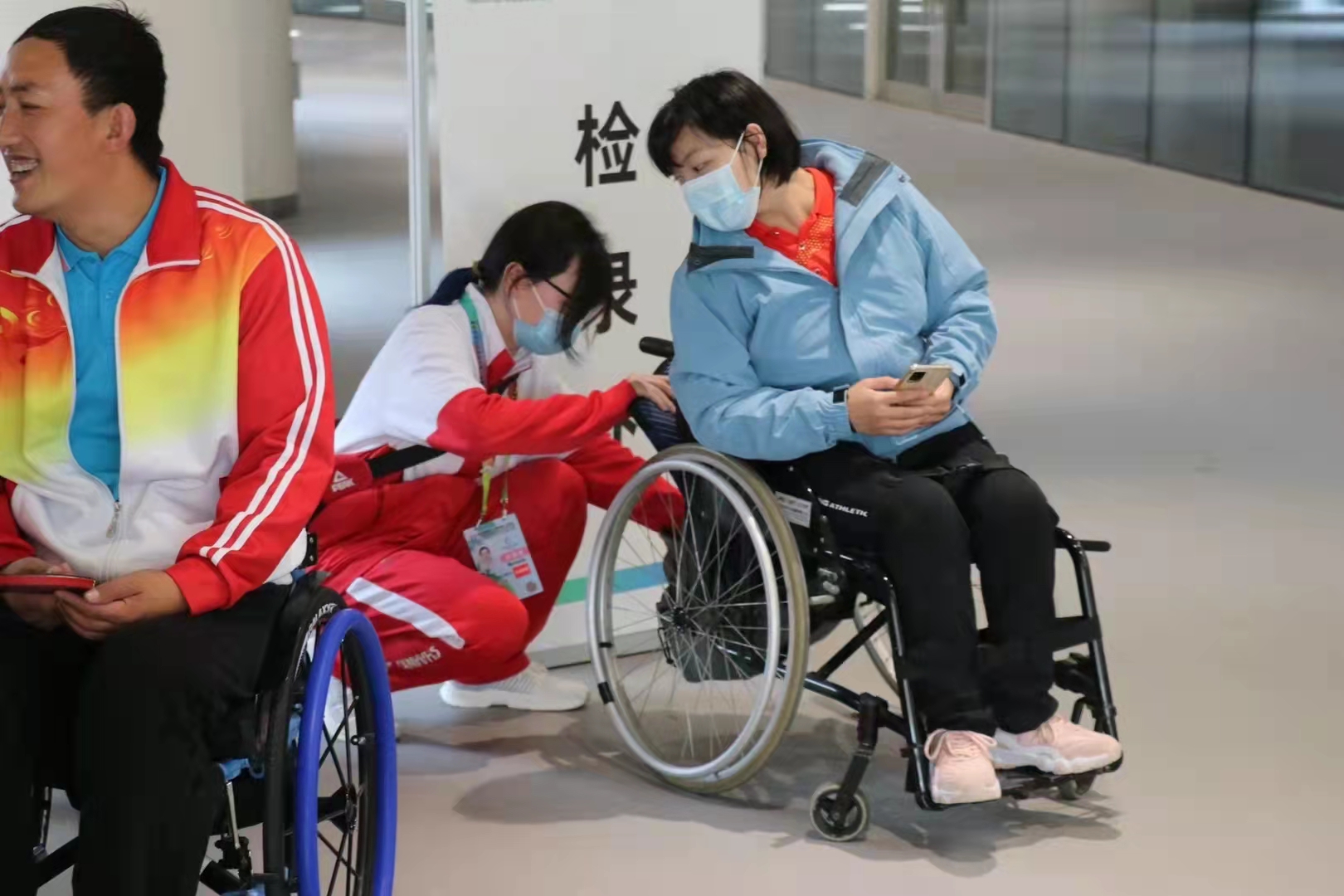 我校“小秦宝”圆满完成残特奥会轮椅击剑、乒乓球志愿服务工作