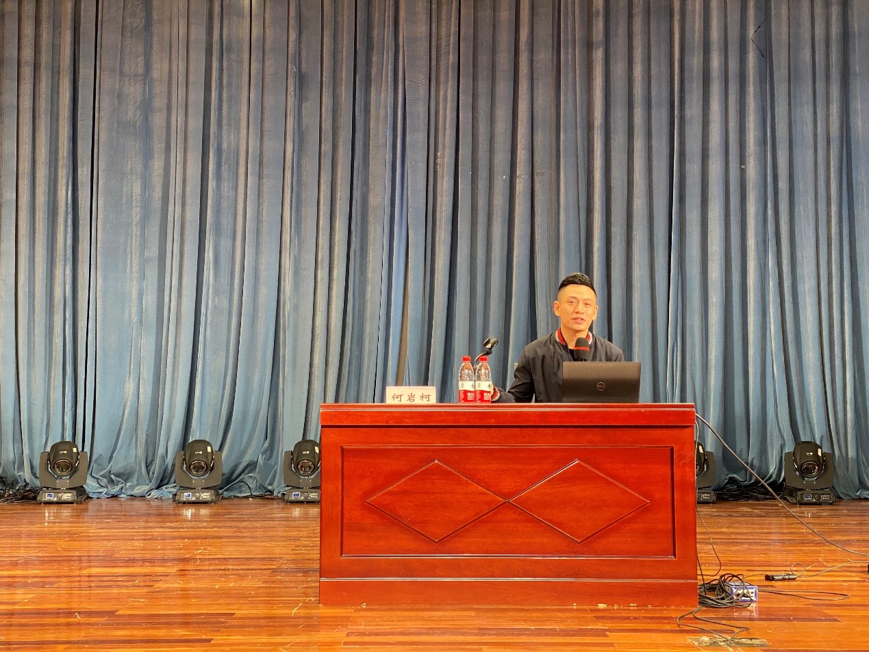 将青春之志融入强国伟业 何岩柯做客成长课堂，与学生畅谈青春之志