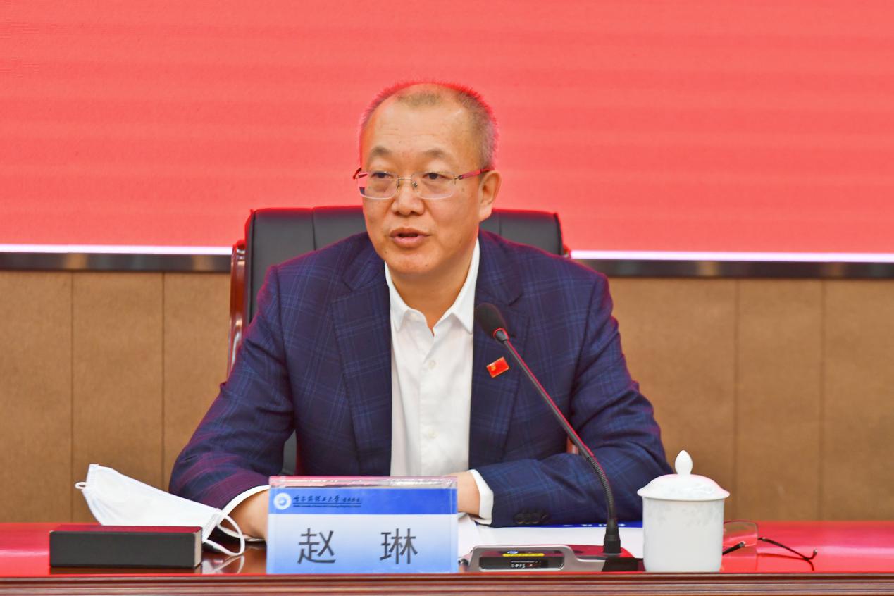 荣成学院召开干部大会