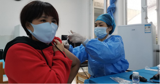 学校启动校内新冠疫苗“加强针”接种工作