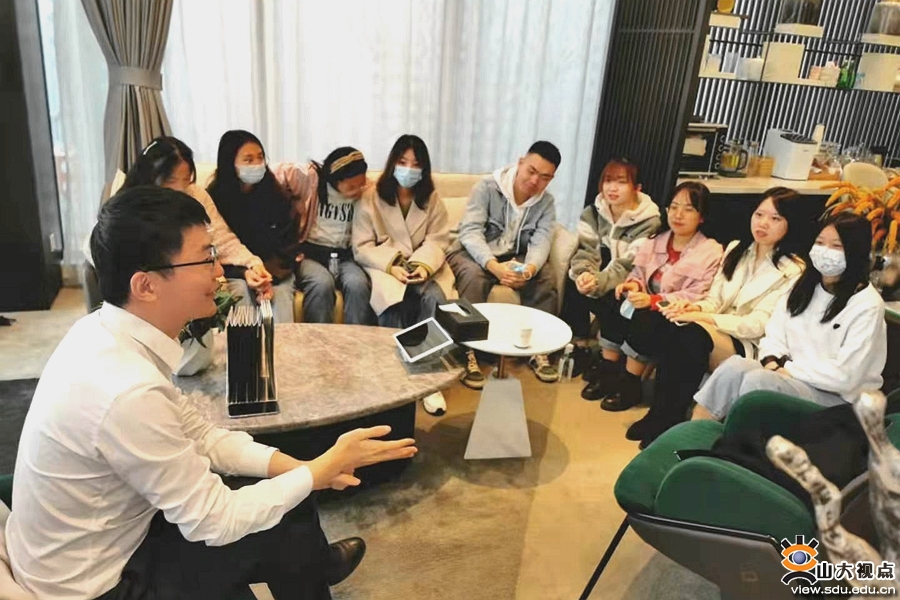 ［管理］举办创新创业教育实践系列活动