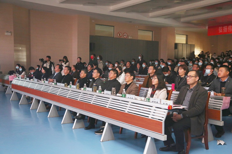 学校举行2020－2021学年“十佳班集体”风采展评