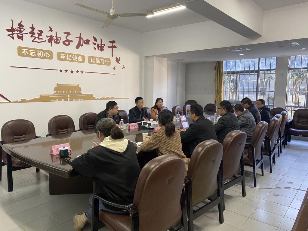 校领导走访调研后勤物业工作